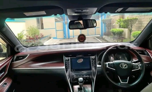 Buy Used Toyota Harrier in Bhandaria, Pirojpur Buy Used Toyota Harrier in Bhandaria, Pirojpur