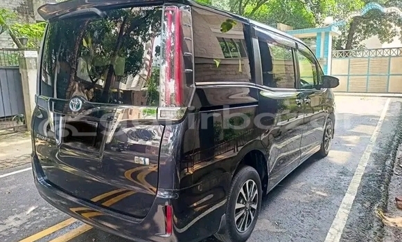 Buy Used Toyota Esquire in Brahmanbaria, Chittagong Buy Used Toyota Esquire in Brahmanbaria, Chittagong