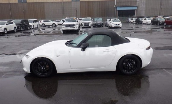 কেনা ব্যবহৃত Mazda Roadster White গাড়ী মধ্যে বাজিতপুর মধ্যে Kishorganj কেনা ব্যবহৃত Mazda Roadster White গাড়ী মধ্যে বাজিতপুর মধ্যে Kishorganj