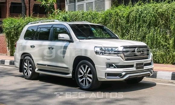 Buy Used Toyota Land Cruiser in Baniachang, Habiganj Buy Used Toyota Land Cruiser in Baniachang, Habiganj
