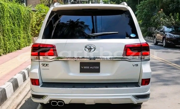 Buy Used Toyota Land Cruiser in Baniachang, Habiganj Buy Used Toyota Land Cruiser in Baniachang, Habiganj