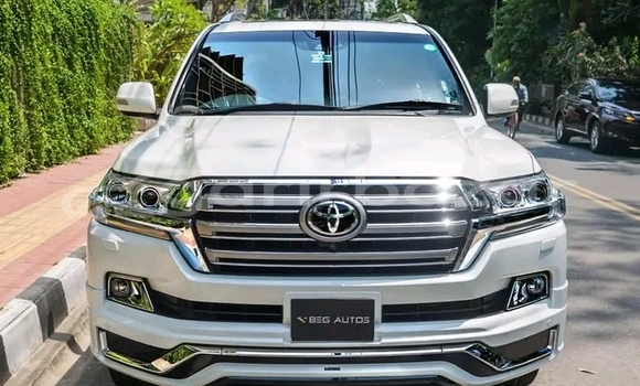 Buy Used Toyota Land Cruiser in Baniachang, Habiganj Buy Used Toyota Land Cruiser in Baniachang, Habiganj