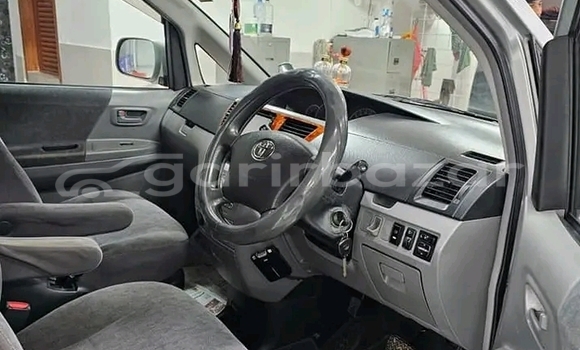 Buy Used Toyota Noah in Baniachang, Habiganj Buy Used Toyota Noah in Baniachang, Habiganj