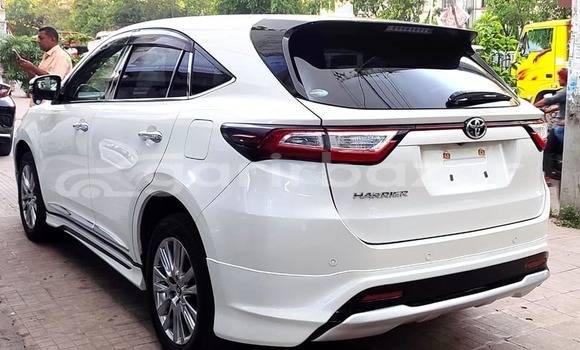 কেনা ব্যবহৃত Toyota Harrier White গাড়ী মধ্যে ঢাকা মধ্যে Dhaka কেনা ব্যবহৃত Toyota Harrier White গাড়ী মধ্যে ঢাকা মধ্যে Dhaka