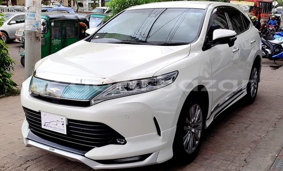 কেনা ব্যবহৃত Toyota Harrier White গাড়ী মধ্যে ঢাকা মধ্যে Dhaka কেনা ব্যবহৃত Toyota Harrier White গাড়ী মধ্যে ঢাকা মধ্যে Dhaka