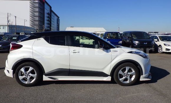 কেনা ব্যবহৃত Toyota C-HR White গাড়ী মধ্যে ঢাকা মধ্যে Dhaka কেনা ব্যবহৃত Toyota C-HR White গাড়ী মধ্যে ঢাকা মধ্যে Dhaka