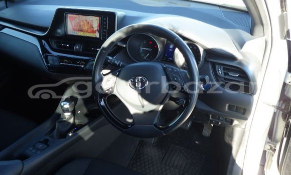 কেনা ব্যবহৃত Toyota C-HR White গাড়ী মধ্যে ঢাকা মধ্যে Dhaka কেনা ব্যবহৃত Toyota C-HR White গাড়ী মধ্যে ঢাকা মধ্যে Dhaka