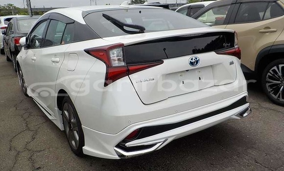 Buy Used 2019 Toyota prius in Dhaka, Dhaka Buy Used 2019 Toyota prius in Dhaka, Dhaka