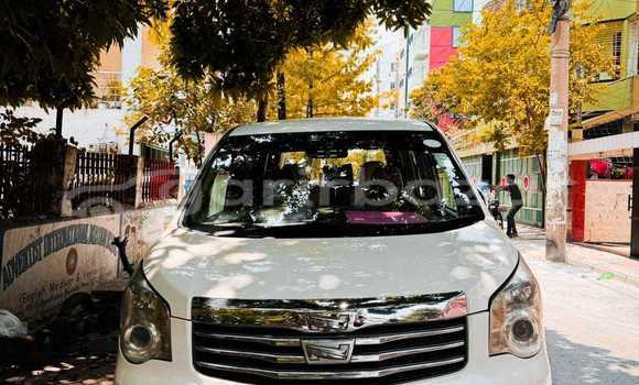 Buy Used 2017 Toyota Noah in Dhaka, Dhaka Buy Used 2017 Toyota Noah in Dhaka, Dhaka