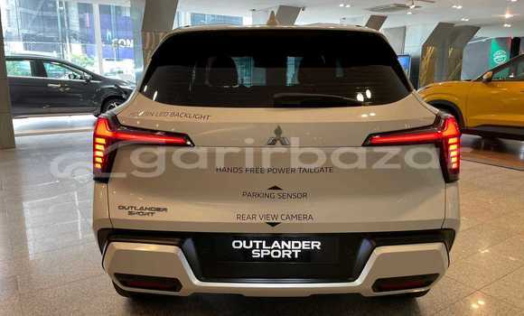 Buy Used 2020 Mitsubishi outlandar in Dhaka, Dhaka Buy Used 2020 Mitsubishi outlandar in Dhaka, Dhaka