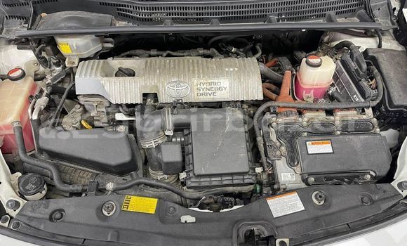 Buy Used 2014 Toyota prius in Dhaka, Dhaka Buy Used 2014 Toyota prius in Dhaka, Dhaka