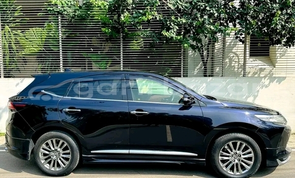 Buy Used Toyota Harrier in Baniachang, Habiganj Buy Used Toyota Harrier in Baniachang, Habiganj