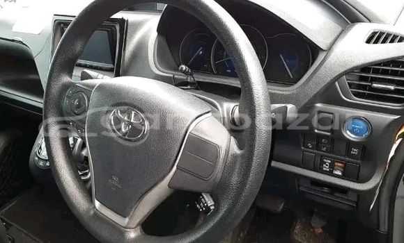Buy Used Toyota Noah in Boalkhali, Chattagam Buy Used Toyota Noah in Boalkhali, Chattagam