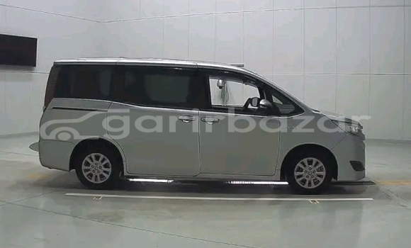 Buy Used Toyota Noah in Boalkhali, Chattagam Buy Used Toyota Noah in Boalkhali, Chattagam
