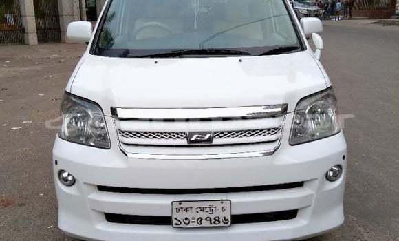 Buy Used 2005 Toyota Noah in Dhaka, Dhaka Buy Used 2005 Toyota Noah in Dhaka, Dhaka
