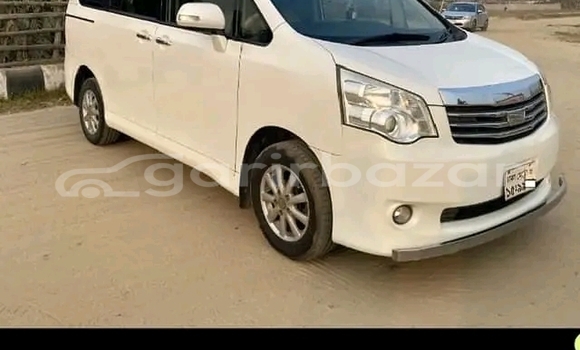 কেনা ব্যবহৃত Toyota Noah White গাড়ী মধ্যে বানিয়াচং মধ্যে Habiganj কেনা ব্যবহৃত Toyota Noah White গাড়ী মধ্যে বানিয়াচং মধ্যে Habiganj
