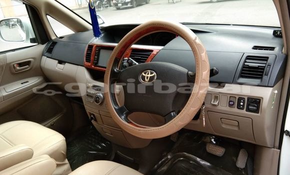 Buy Used 2005 Toyota Noah in Dhaka, Dhaka Buy Used 2005 Toyota Noah in Dhaka, Dhaka