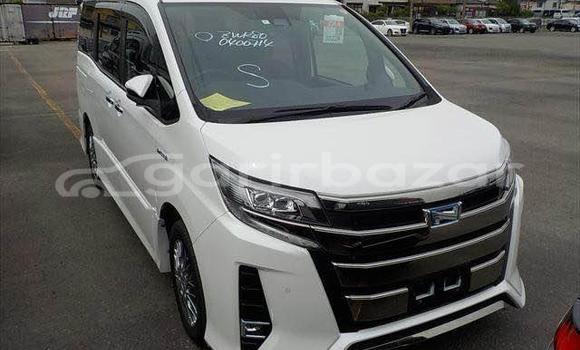 Buy Used 2018 Toyota Noah in Dhaka, Dhaka Buy Used 2018 Toyota Noah in Dhaka, Dhaka