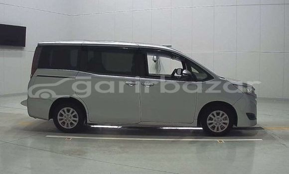 Buy Used 2019 Toyota Noah in Dhaka, Dhaka Buy Used 2019 Toyota Noah in Dhaka, Dhaka