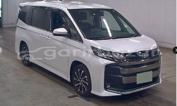 Buy Used 2022 Toyota Noah in Dhaka, Dhaka Buy Used 2022 Toyota Noah in Dhaka, Dhaka