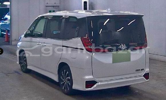 Buy Used 2022 Toyota Noah in Dhaka, Dhaka Buy Used 2022 Toyota Noah in Dhaka, Dhaka