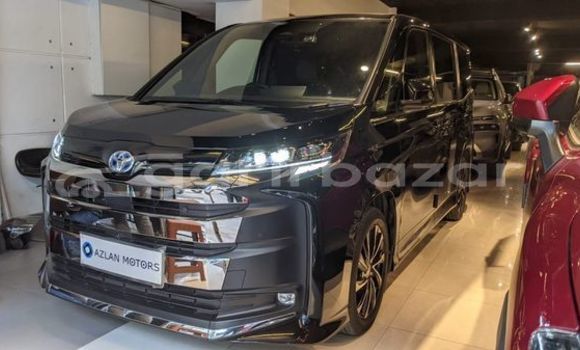 Buy Used 2022 Toyota Noah in Dhaka, Dhaka Buy Used 2022 Toyota Noah in Dhaka, Dhaka