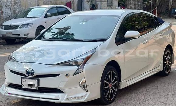 কেনা ব্যবহৃত Toyota prius White গাড়ী মধ্যে ঢাকা মধ্যে Dhaka কেনা ব্যবহৃত Toyota prius White গাড়ী মধ্যে ঢাকা মধ্যে Dhaka