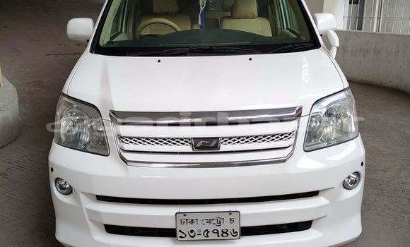 Buy Used 2005 Toyota Noah in Dhaka, Dhaka Buy Used 2005 Toyota Noah in Dhaka, Dhaka