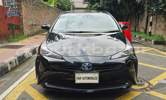 কেনা আমদানি Toyota prius s led Black গাড়ী মধ্যে ঢাকা মধ্যে Dhaka