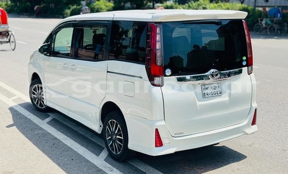 কেনা ব্যবহৃত Toyota Noah White গাড়ী মধ্যে ঢাকা মধ্যে Dhaka কেনা ব্যবহৃত Toyota Noah White গাড়ী মধ্যে ঢাকা মধ্যে Dhaka