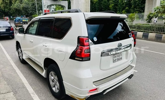 কেনা ব্যবহৃত Toyota land cruiser-prado White গাড়ী মধ্যে ঢাকা মধ্যে Dhaka কেনা ব্যবহৃত Toyota land cruiser-prado White গাড়ী মধ্যে ঢাকা মধ্যে Dhaka