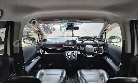 Buy Used 2019 Toyota Sienta in Dhaka, Dhaka Buy Used 2019 Toyota Sienta in Dhaka, Dhaka