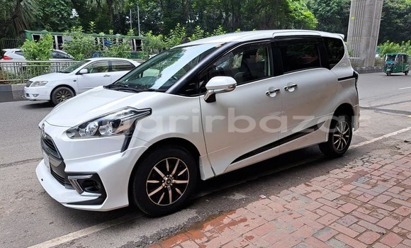 Buy Used 2019 Toyota Sienta in Dhaka, Dhaka Buy Used 2019 Toyota Sienta in Dhaka, Dhaka