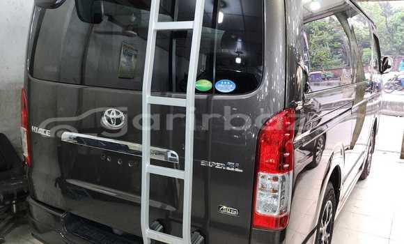 Buy Used 2020 Toyota Hiace in Dhaka, Dhaka Buy Used 2020 Toyota Hiace in Dhaka, Dhaka