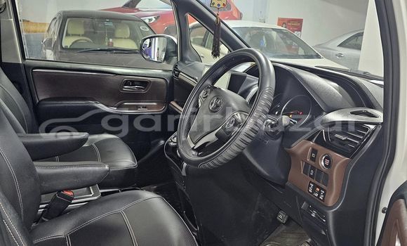 Buy Used 2020 Toyota Esquire in Dhaka, Dhaka Buy Used 2020 Toyota Esquire in Dhaka, Dhaka