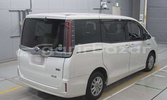 Buy Used 2021 Toyota Noah in Dhaka, Dhaka Buy Used 2021 Toyota Noah in Dhaka, Dhaka