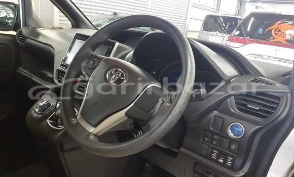 Buy Used 2021 Toyota Noah in Dhaka, Dhaka Buy Used 2021 Toyota Noah in Dhaka, Dhaka