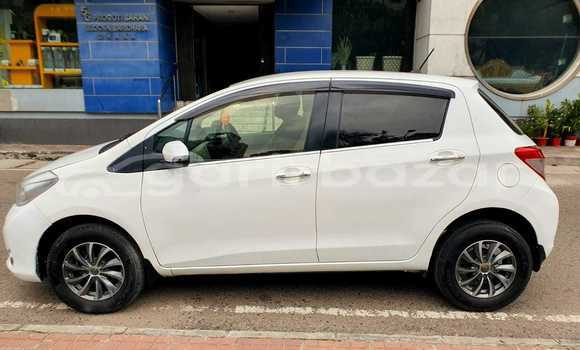 Buy Used 2020 Toyota Vitz in Dhaka, Dhaka Buy Used 2020 Toyota Vitz in Dhaka, Dhaka