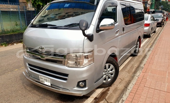 Buy Used 2020 Toyota Hiace in Dhaka, Dhaka Buy Used 2020 Toyota Hiace in Dhaka, Dhaka