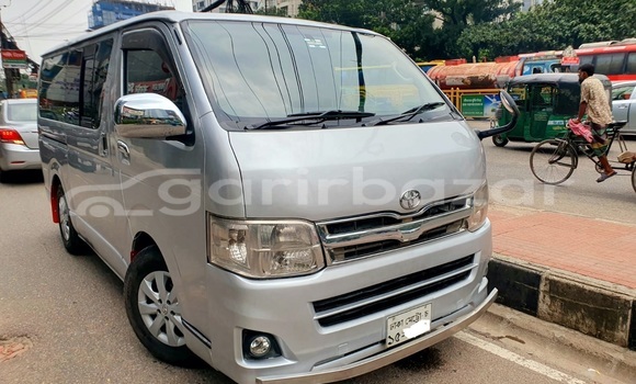 Buy Used 2020 Toyota Hiace in Dhaka, Dhaka Buy Used 2020 Toyota Hiace in Dhaka, Dhaka