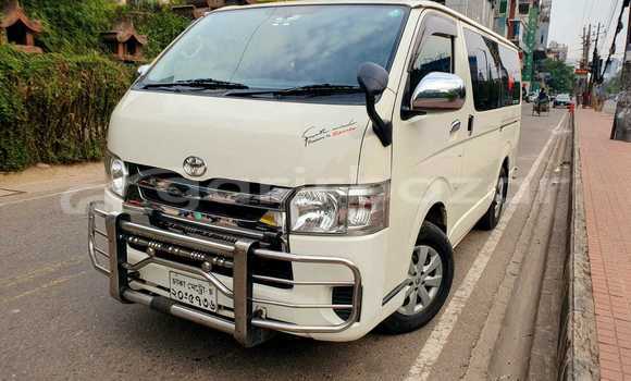 Buy Used 2020 Toyota Hiace in Dhaka, Dhaka Buy Used 2020 Toyota Hiace in Dhaka, Dhaka