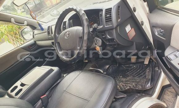 Buy Used 2020 Toyota Hiace in Dhaka, Dhaka Buy Used 2020 Toyota Hiace in Dhaka, Dhaka
