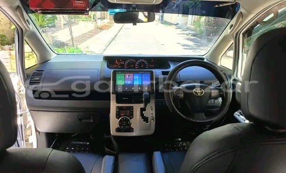 Buy Used Toyota Noah in Badarganj, Rangpur Buy Used Toyota Noah in Badarganj, Rangpur