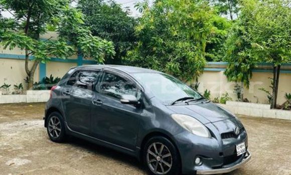 Buy Used 2009 Toyota Vitz in Dhaka, Dhaka Buy Used 2009 Toyota Vitz in Dhaka, Dhaka