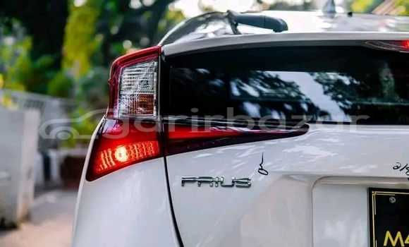 Buy Used Toyota Prius in Baniachang, Habiganj Buy Used Toyota Prius in Baniachang, Habiganj