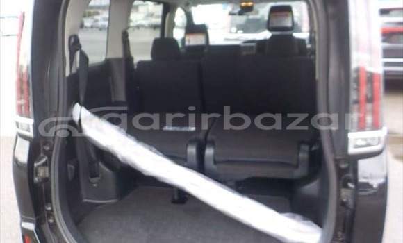 Buy Used 2020 Toyota Noah in Dhaka, Dhaka Buy Used 2020 Toyota Noah in Dhaka, Dhaka