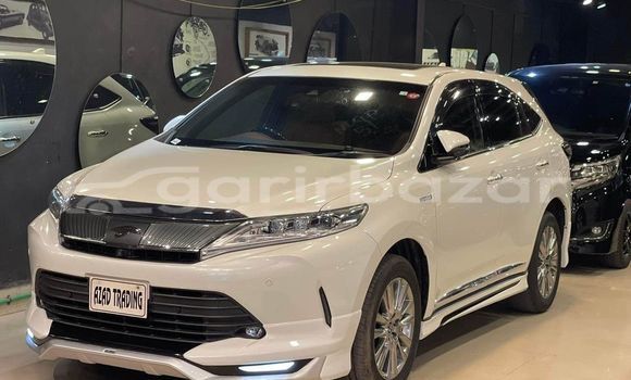 Buy Used 2017 Toyota Harrier in Dhaka, Dhaka Buy Used 2017 Toyota Harrier in Dhaka, Dhaka
