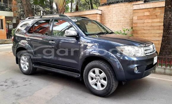 Buy Used 2009 Toyota Fortuner in Dhaka, Dhaka Buy Used 2009 Toyota Fortuner in Dhaka, Dhaka