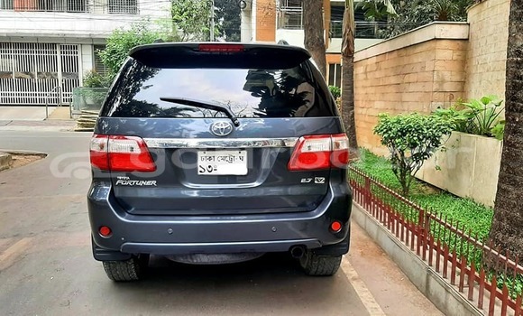 Buy Used 2009 Toyota Fortuner in Dhaka, Dhaka Buy Used 2009 Toyota Fortuner in Dhaka, Dhaka