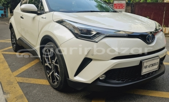 Buy Import 2019 Toyota CHR in Dhaka, Dhaka Buy Import 2019 Toyota CHR in Dhaka, Dhaka